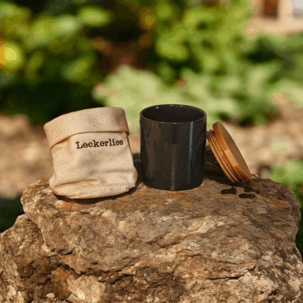 Keramik-Leckerliedose mit besticktem Stoffbezug